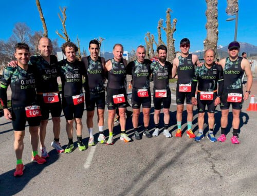 El Bathco Triathlon Team brilla en Reinosa con podios y título regional